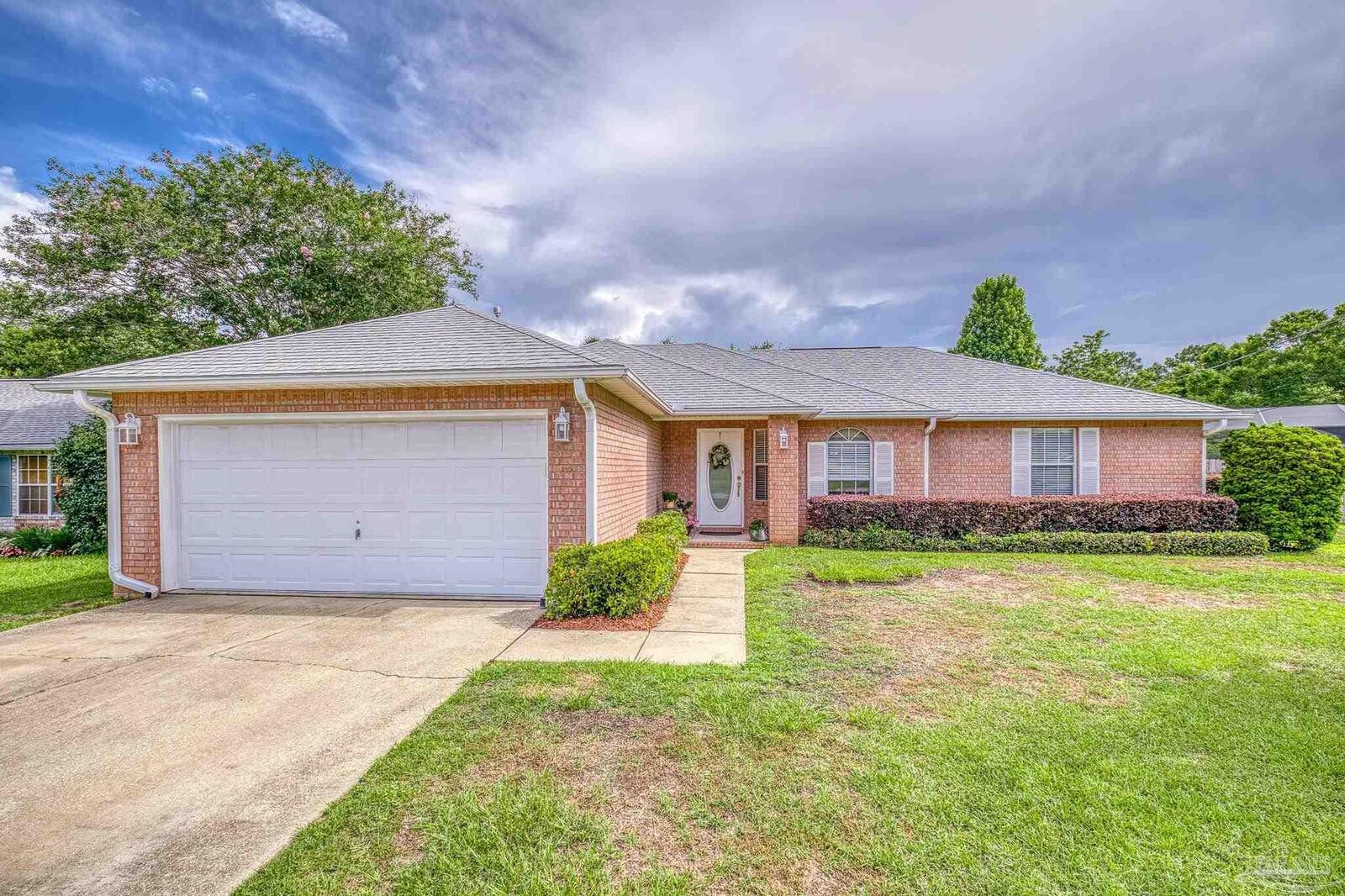 Property Photo: 10210 Candlestick Ln FL 32514