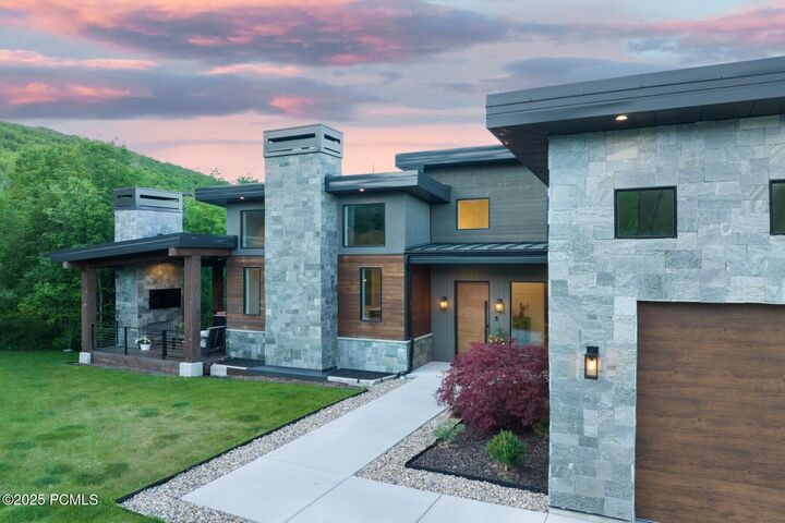 Property Photo: 8960 Parleys Lane UT 84098
