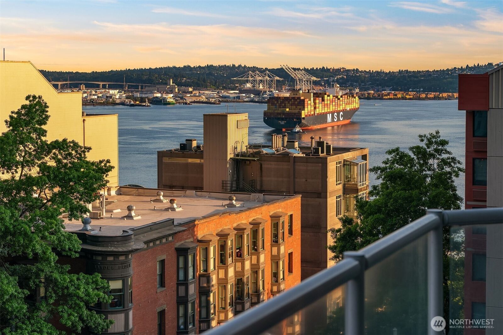 Property Photo: 2000 1st Avenue 804 WA 98121