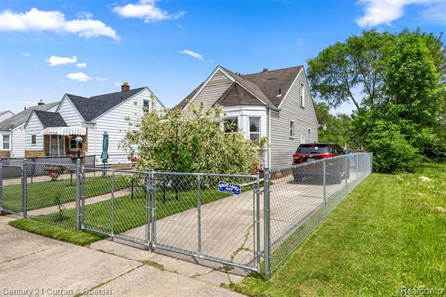 Property Photo: 8244 Westwood Street MI 48228
