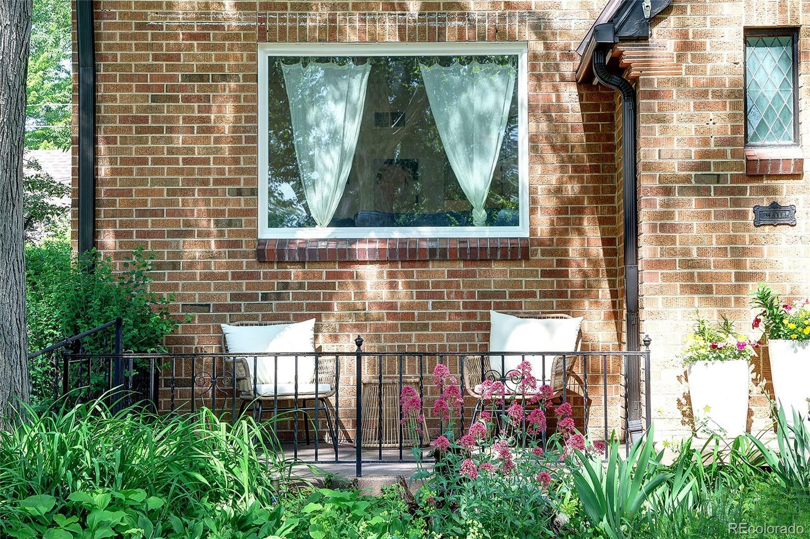 Property Photo: 1661 Oneida Street CO 80220