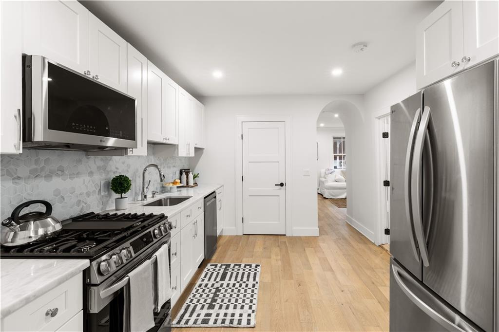 Property Photo: 51 Poplar Street 1L RI 02840
