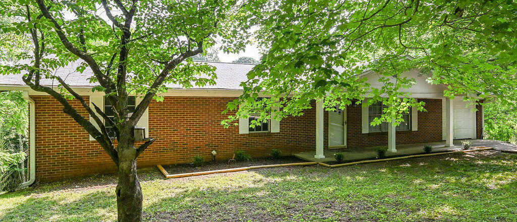 Property Photo: 809 Dockery Lane SE TN 37323