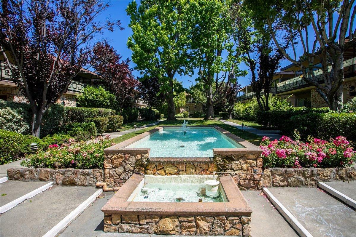 762 University Avenue  Palo Alto CA 94301 photo