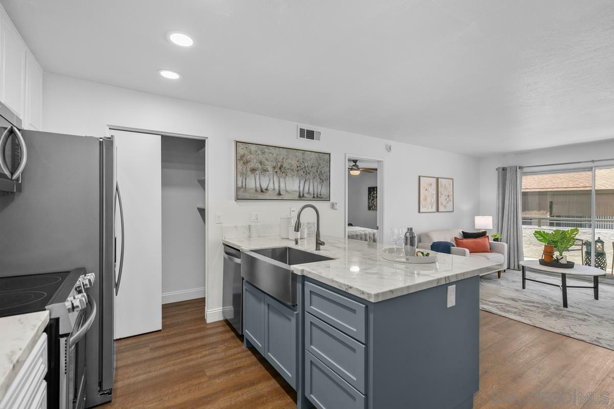 Property Photo: 21981 Rimhurst Dr. L CA 92630