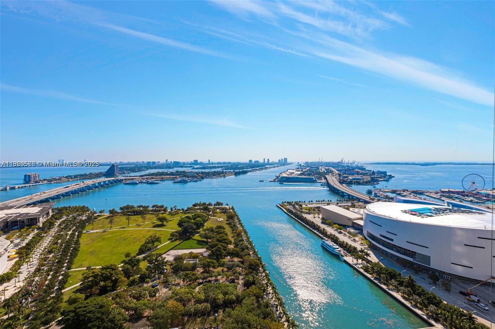 Property Photo: 900 Biscayne Blvd 3309 FL 33132