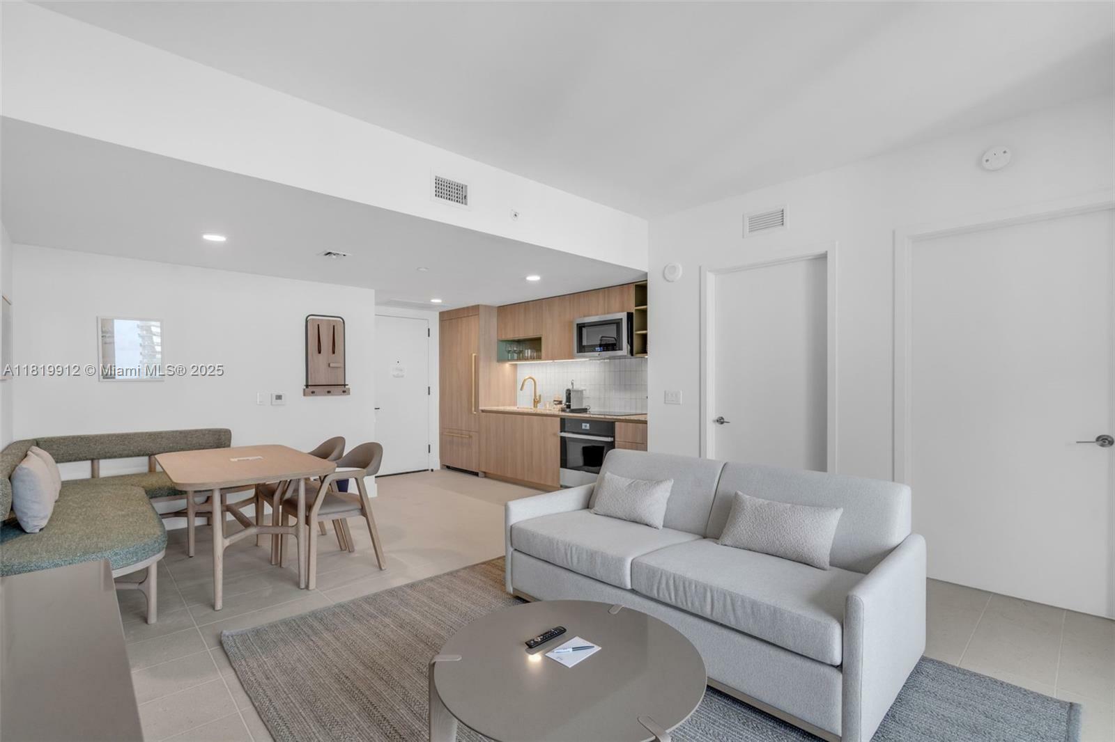 601 NE 6th St 3709  Miami FL 33132 photo