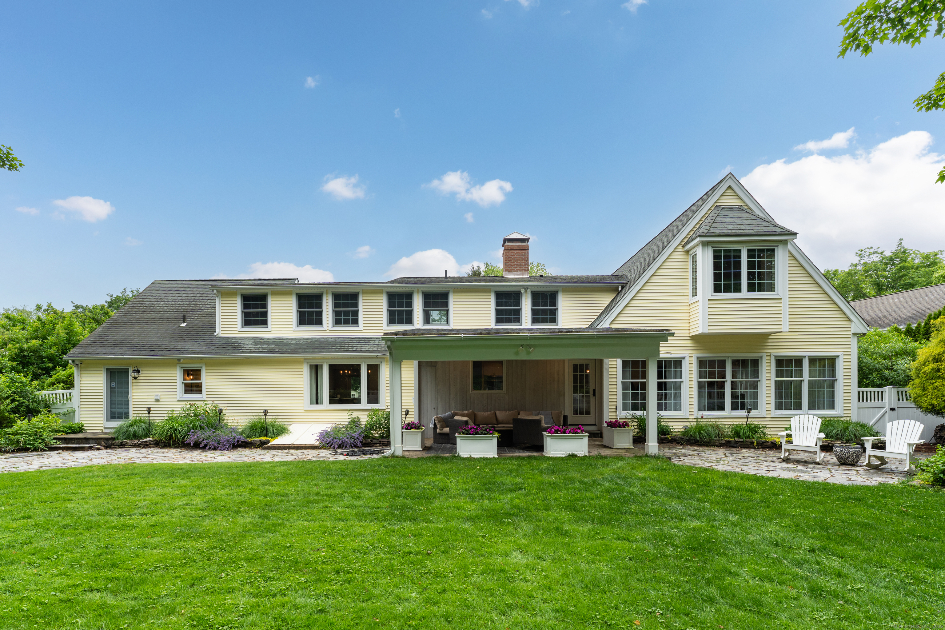 Property Photo: 8 Norton Avenue CT 06437