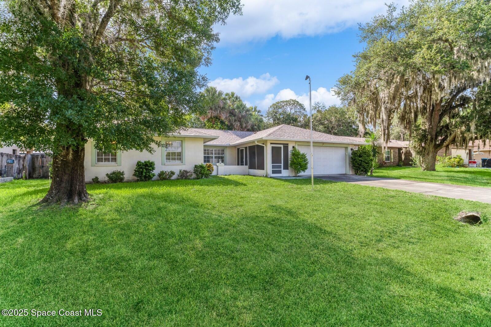 Property Photo: 831 Remsen Avenue NW FL 32907