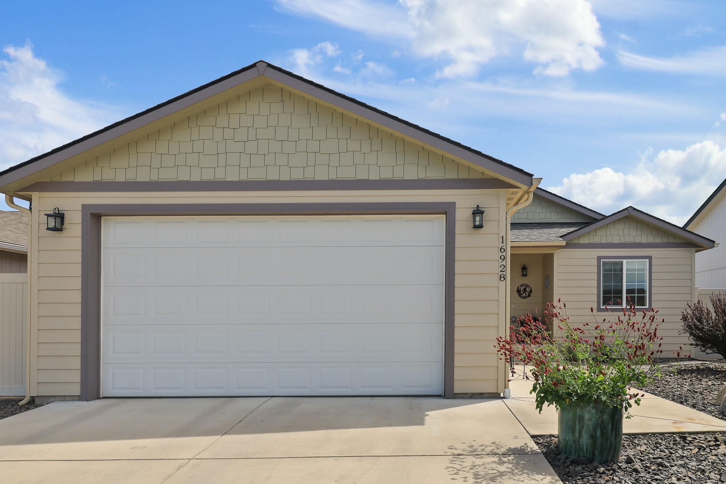 Property Photo: 16928 E Nora Ave WA 99016