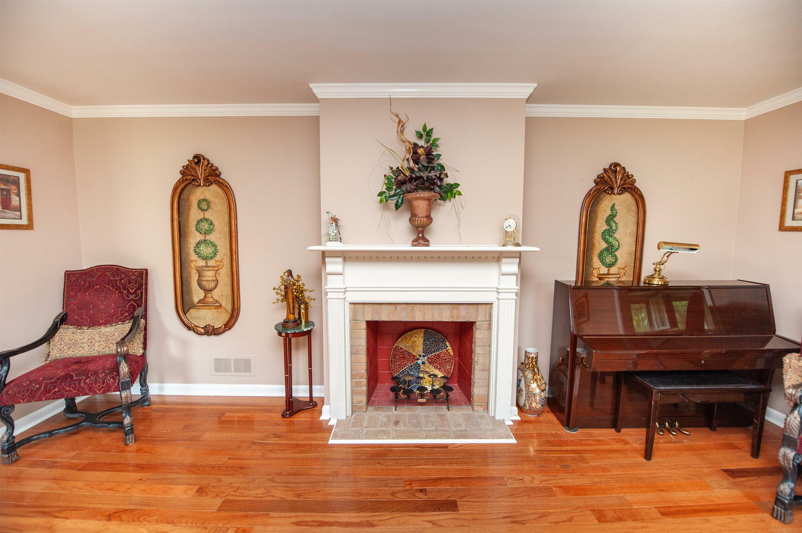 Property Photo: 147 Hillbrook Drive SC 29307