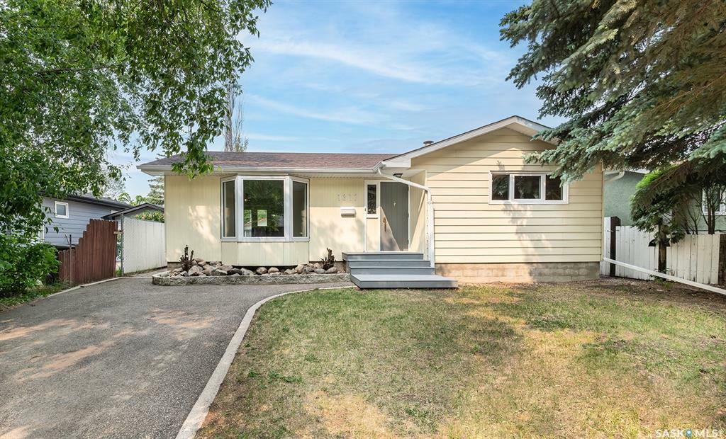 1317 Elevator Road  Saskatoon SK S7M 3X3 photo