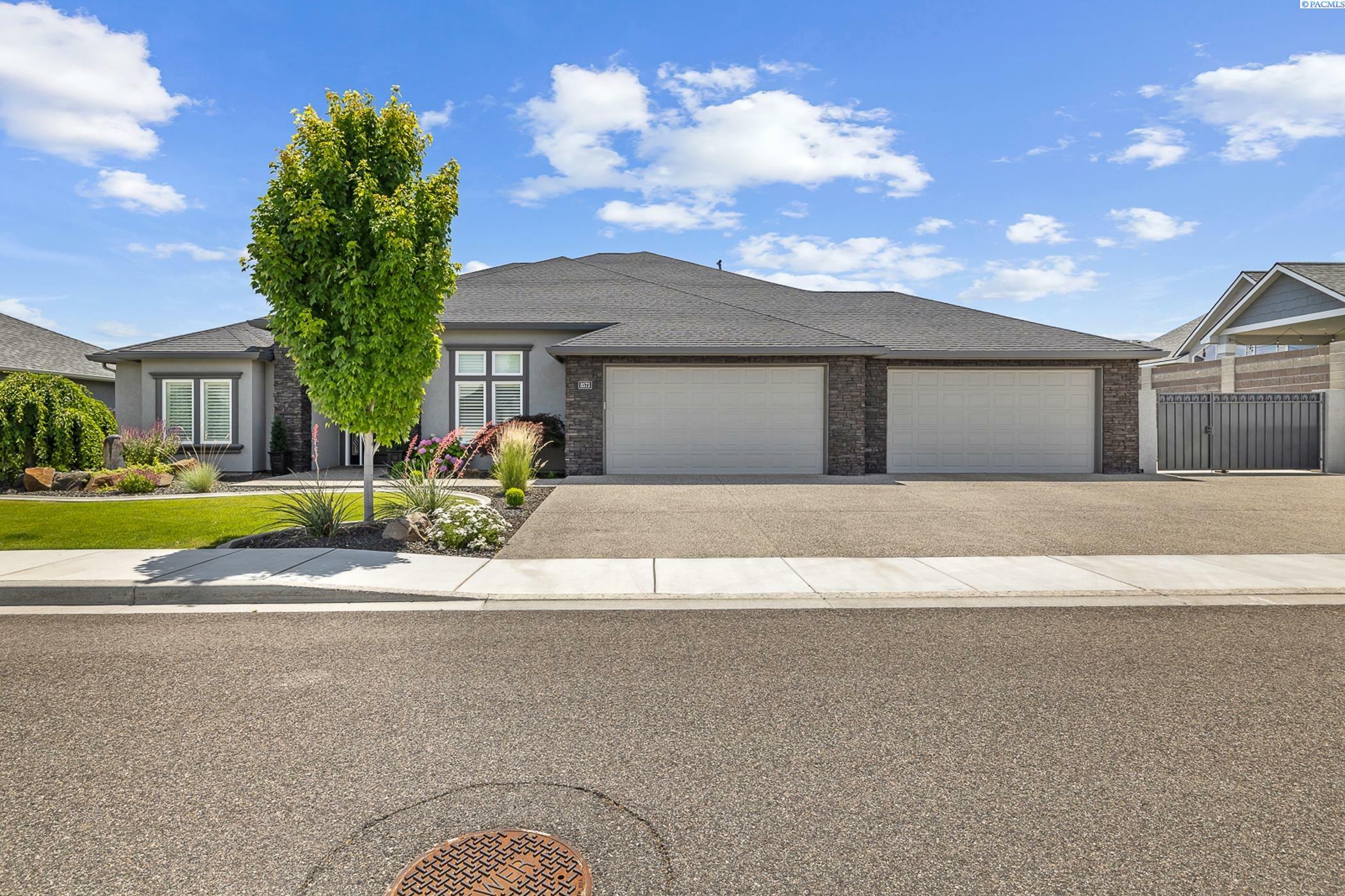 Property Photo: 8573 W 11 Th Ave WA 99338