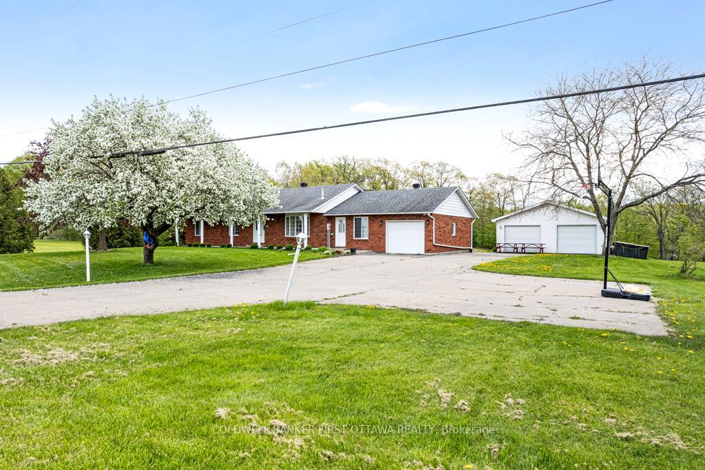 Property Photo: 467 Lake Eloida Road ON K0E 1Y0