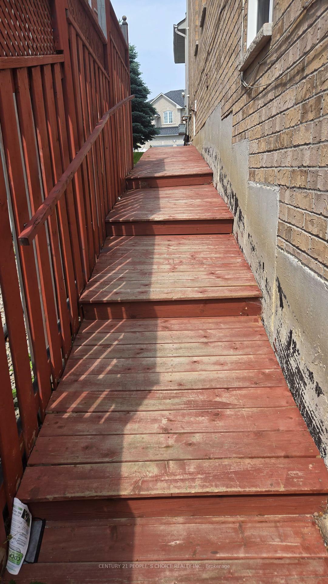 Property Photo: 38 Goreridge Crescent ON L6P 1P1