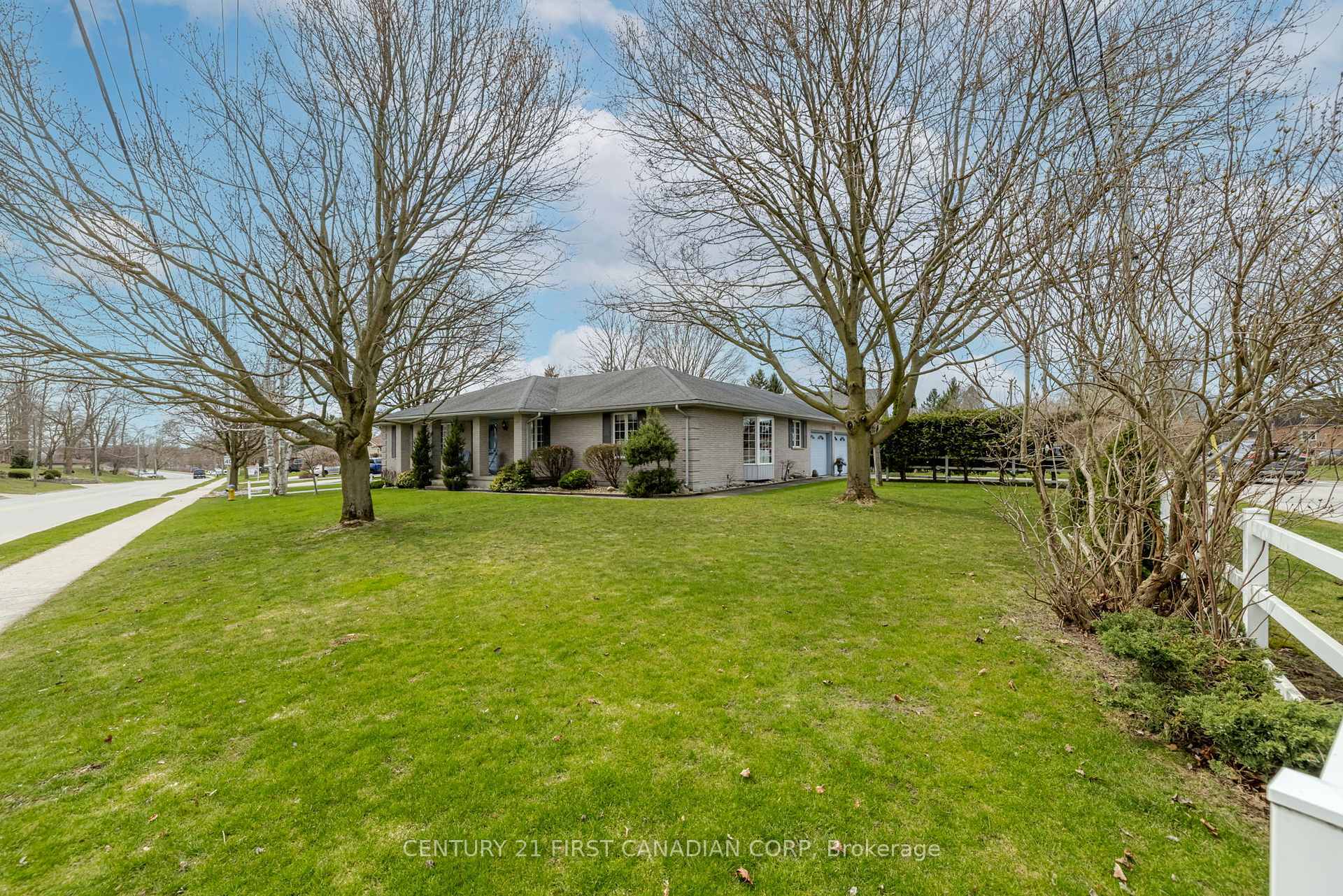 Photo de la propriété: 196 Hull Road ON N7G 3P2