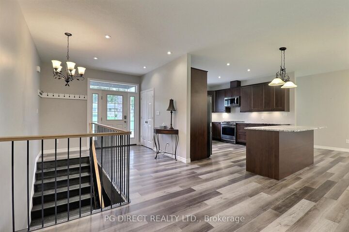 Property Photo: 623 Devonshire Avenue ON N4S 5P9
