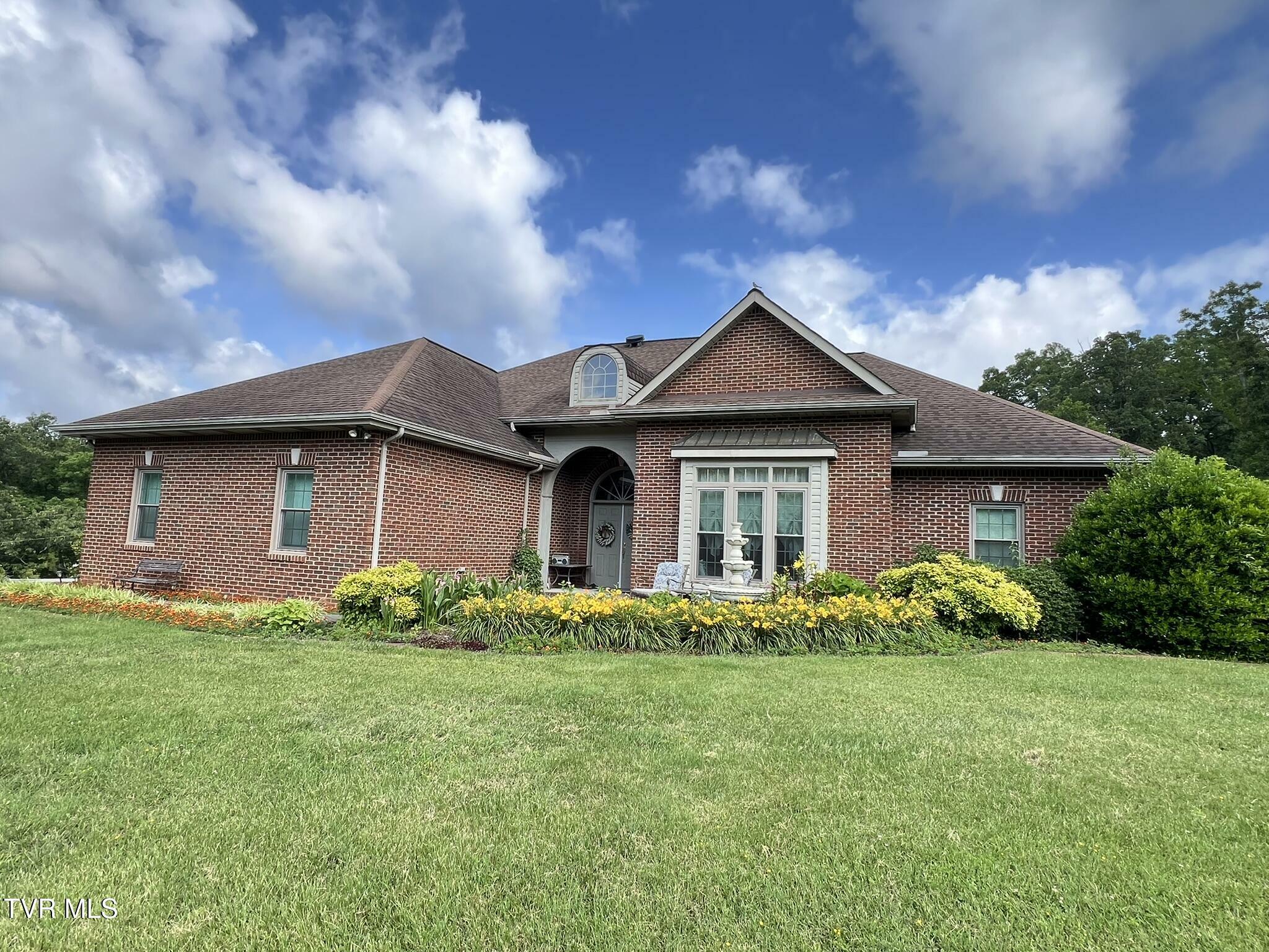 Property Photo: 18525 Horton Highway TN 37656