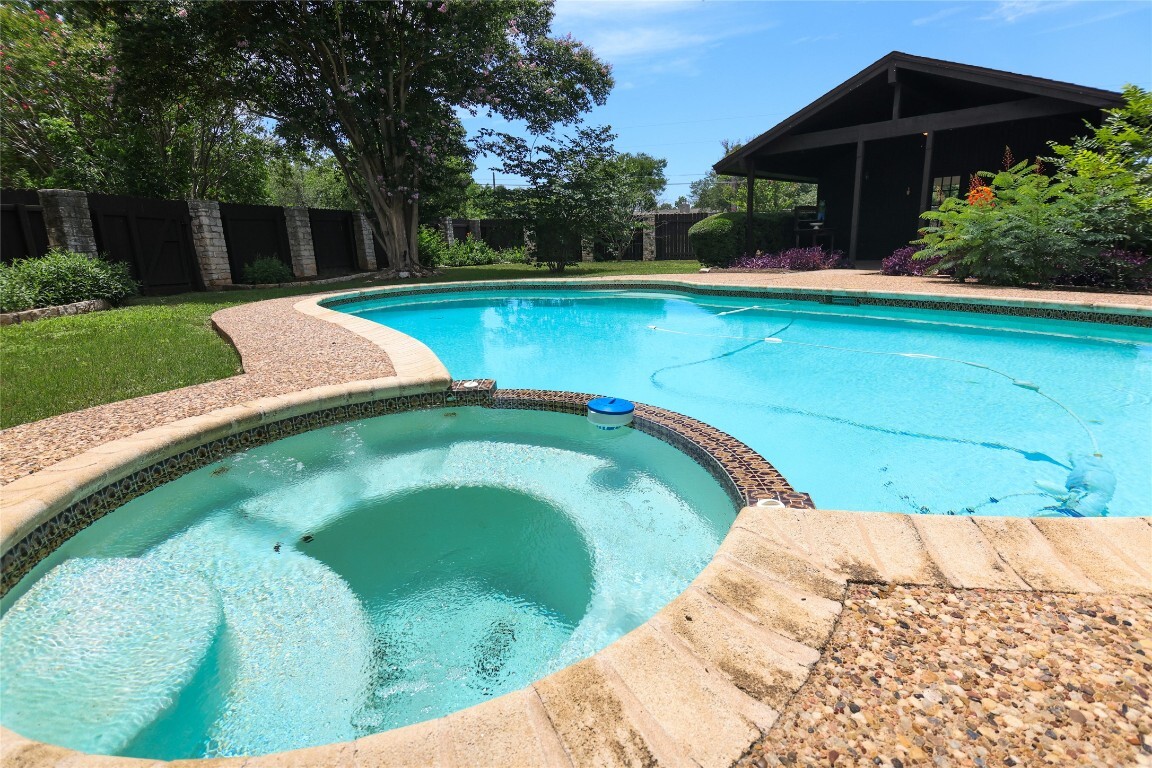 Property Photo: 3103 Fox Hollow Street TX 78681