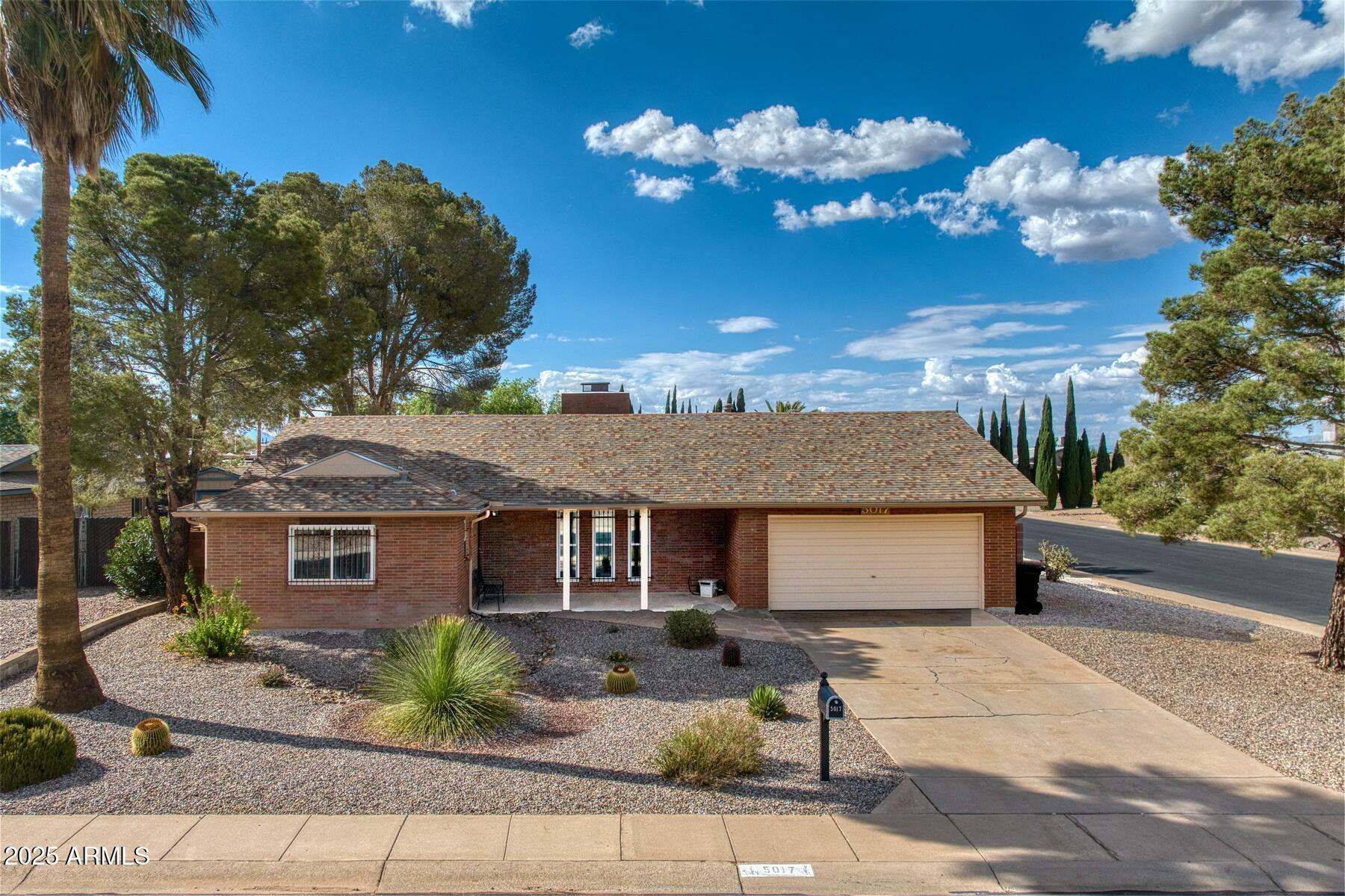 5017 Paseo Las Palmas --  Sierra Vista AZ 85635 photo