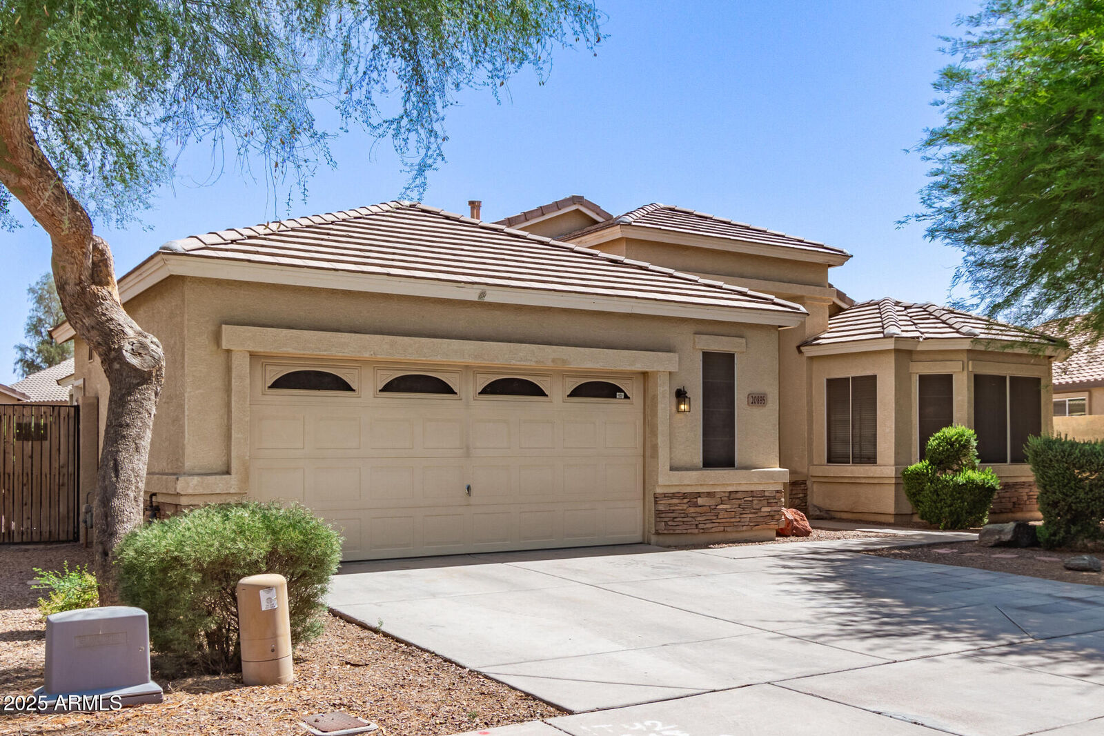 Property Photo:  20895 E Via Del Rancho Road  AZ 85142