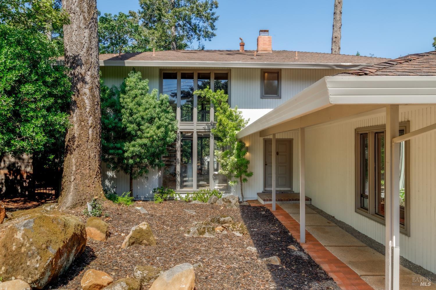 Property Photo: 1611 Manzanita Avenue CA 95404
