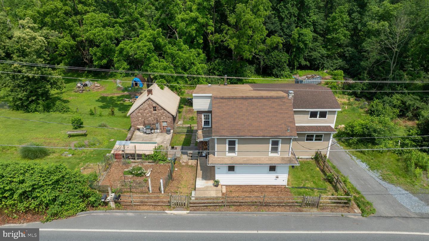 Property Photo: 741 Reinholds Road PA 17517