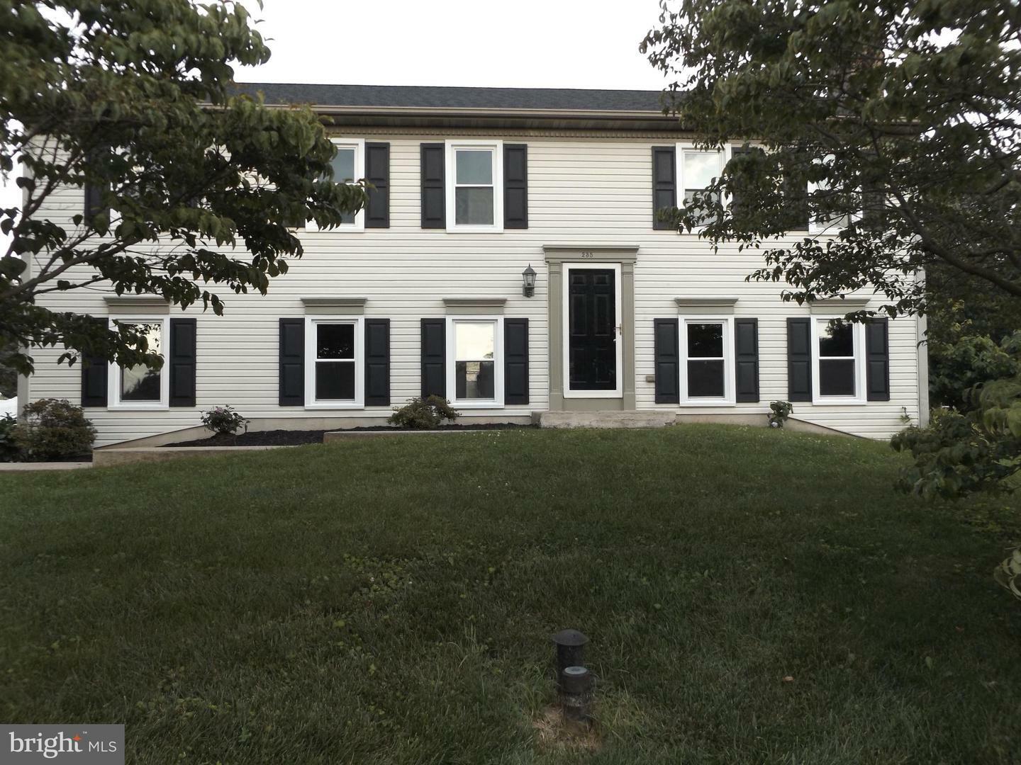 235 Landis Drive  Lancaster PA 17602 photo