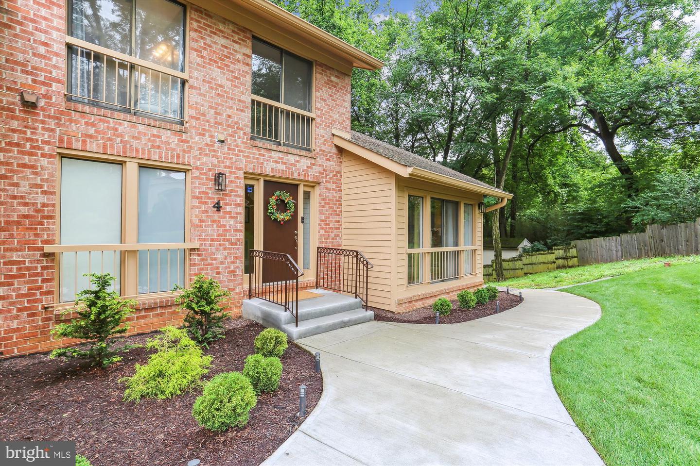 Property Photo:  4 Eaglebrook Court  MD 20854 