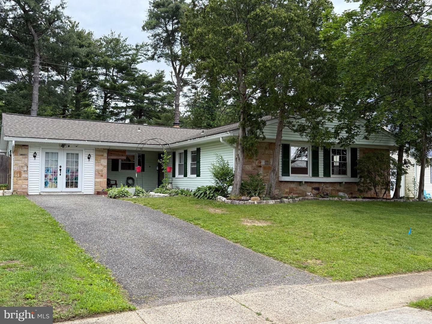 52 Henderson Lane  Willingboro NJ 08046 photo