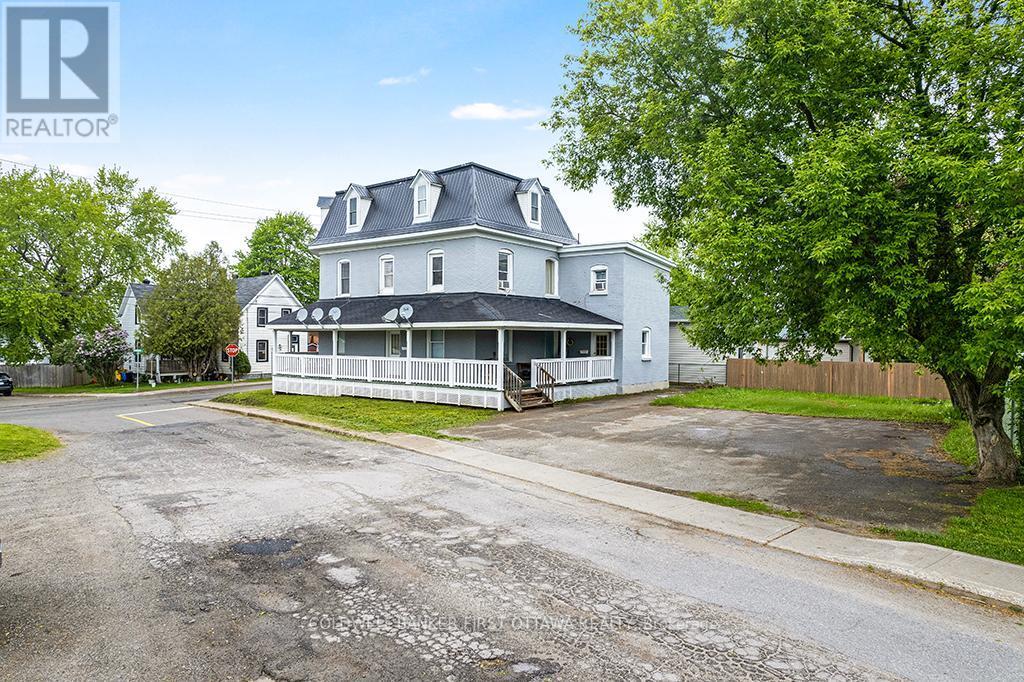 Property Photo: 151 Chambers Street ON K7A 2Z5