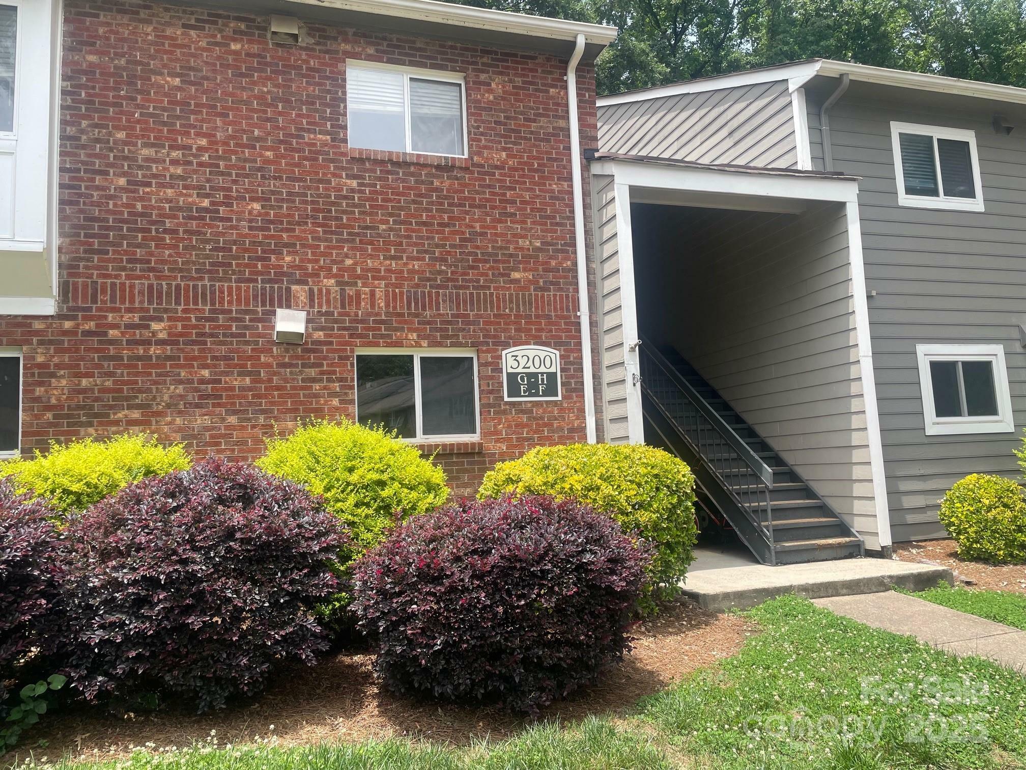 3200 Heathstead Place  Charlotte NC 28210 photo