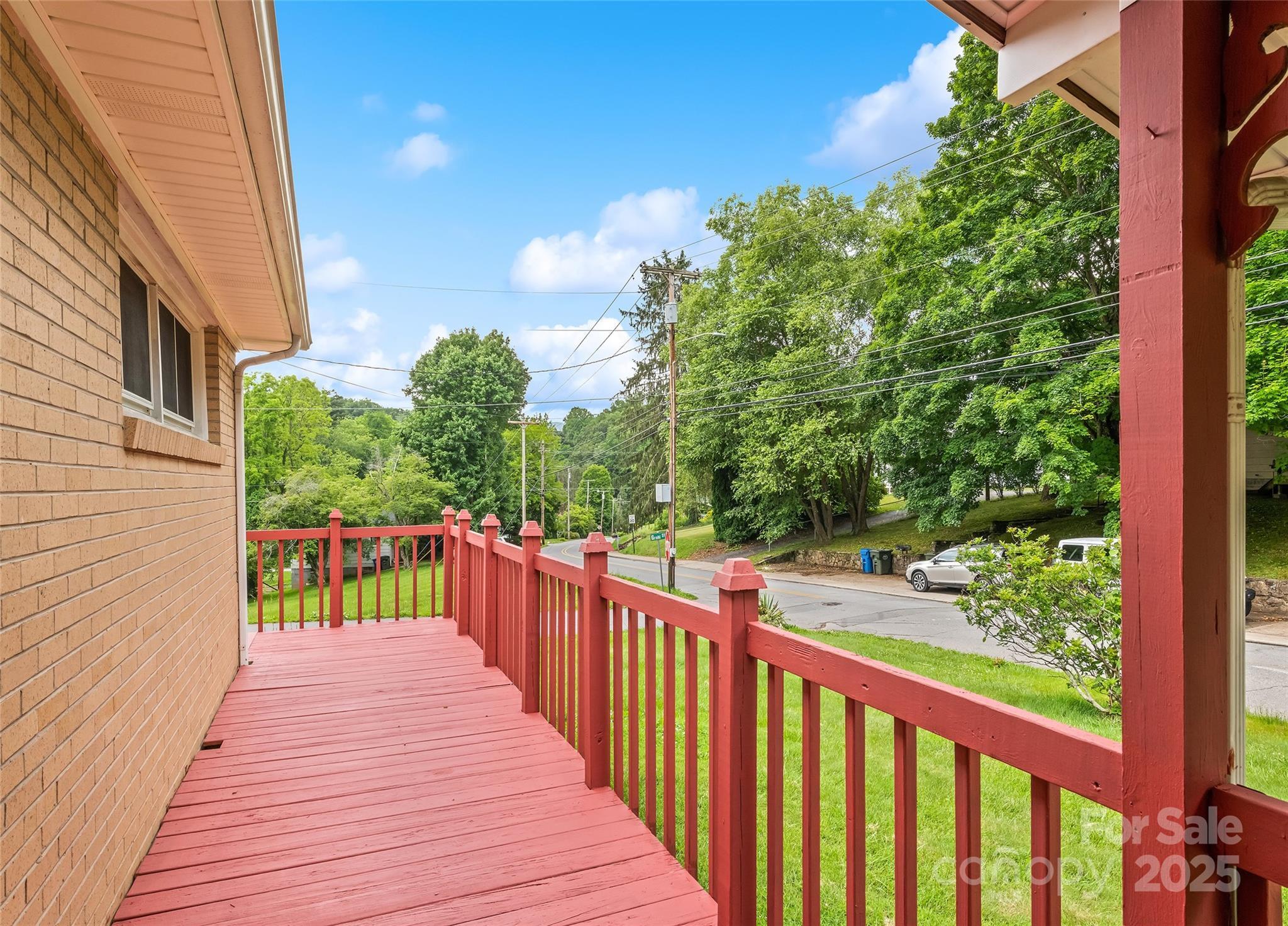 Property Photo: 748 East Street NC 28786