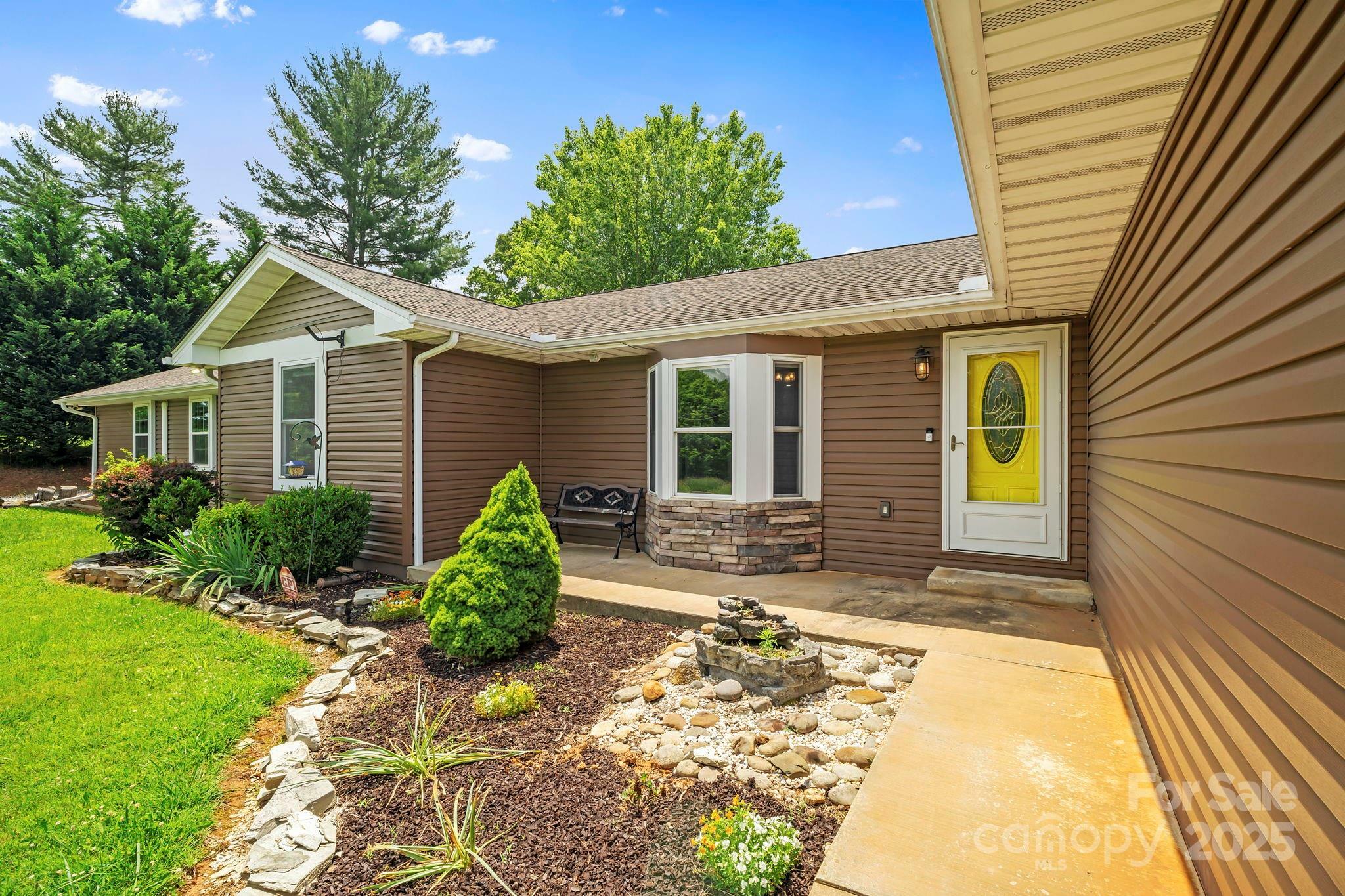 Property Photo: 1330 Alexander Road NC 28748