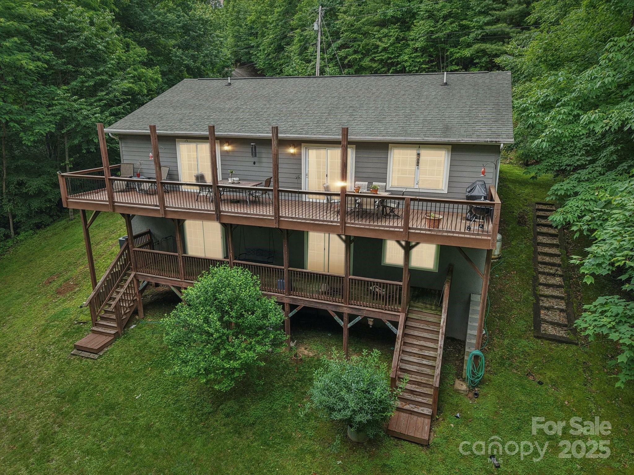 Property Photo: 574 Appaloosa Trail NC 28785