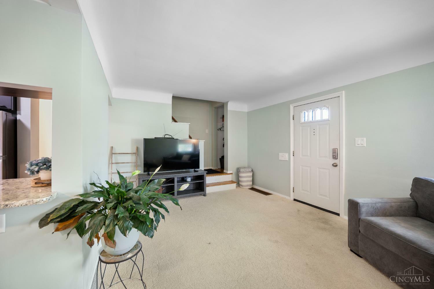 Property Photo:  990 Covedale Avenue  OH 45238 