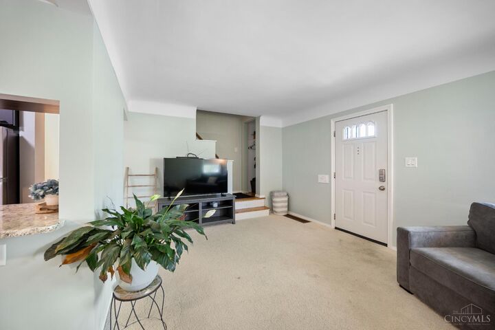 Property Photo:  990 Covedale Avenue  OH 45238 