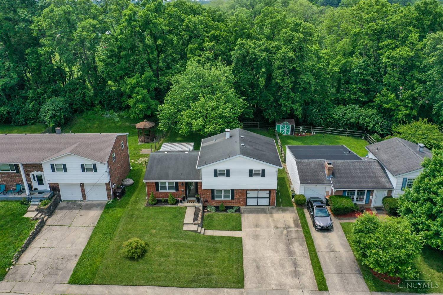 Property Photo: 10569 Gloria Avenue OH 45231
