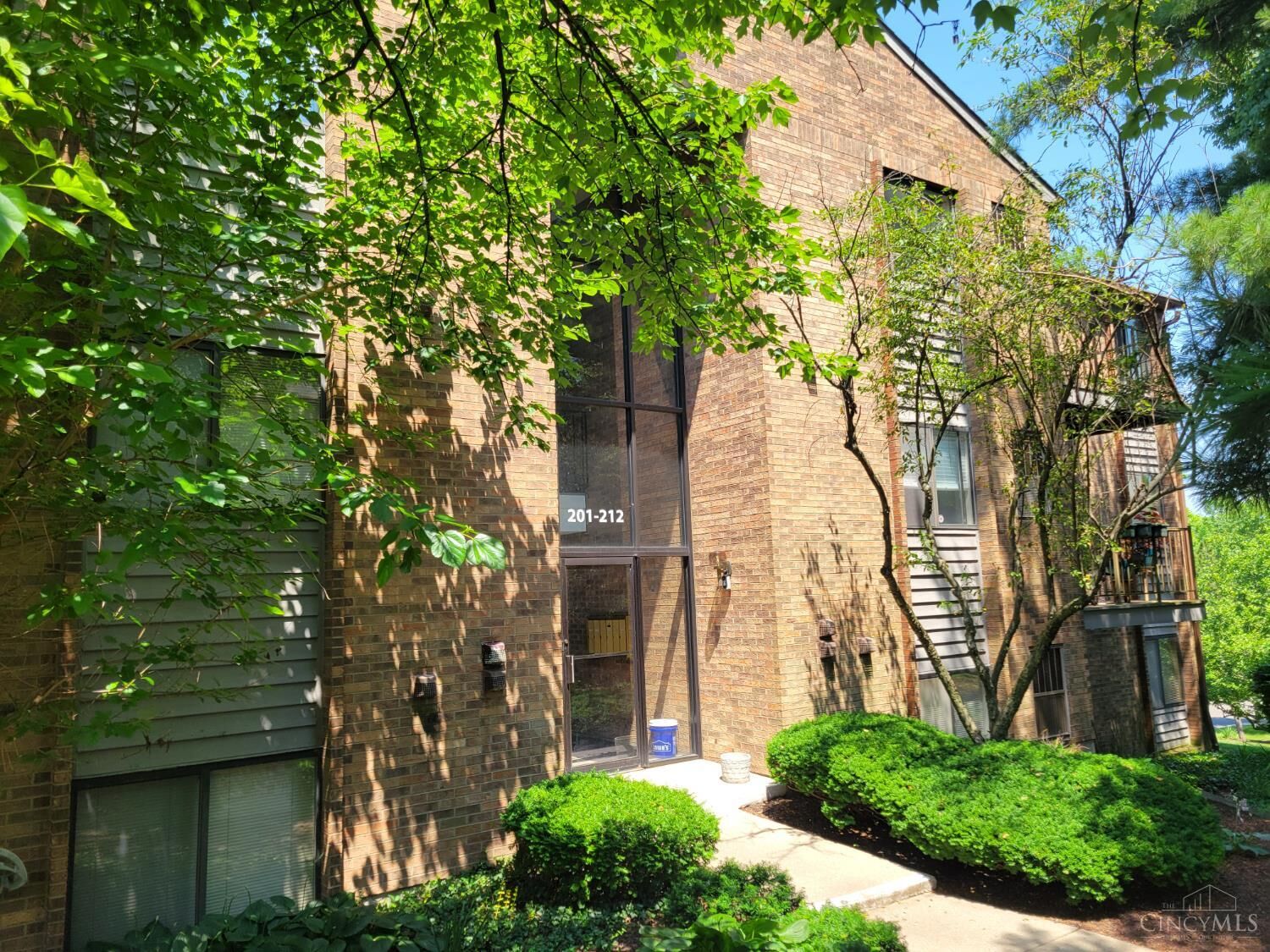 Property Photo: 1544 W Galbraith Road OH 45231