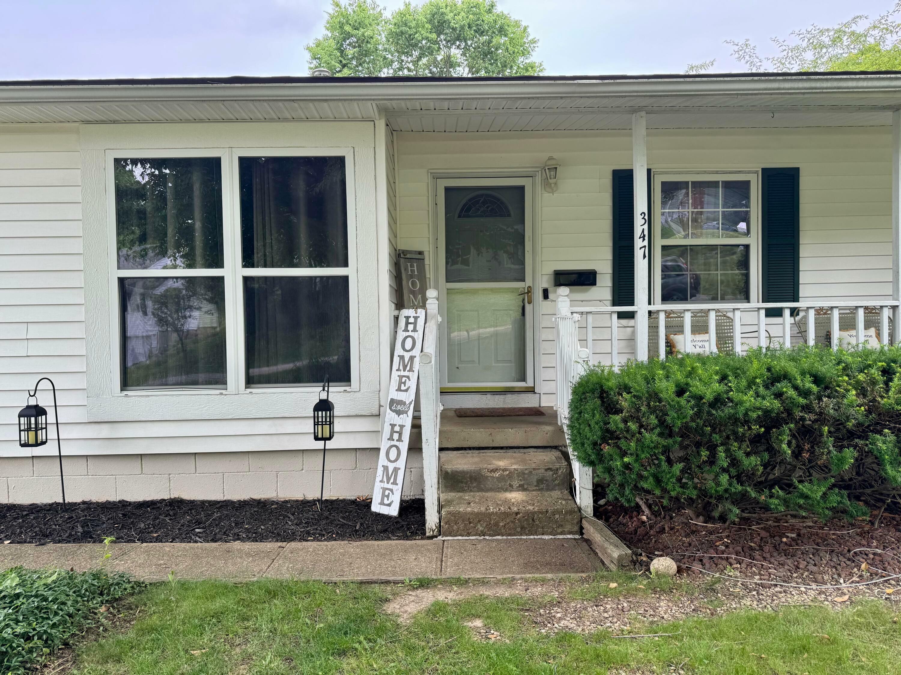 Property Photo: 347 Leonard Drive OH 43130