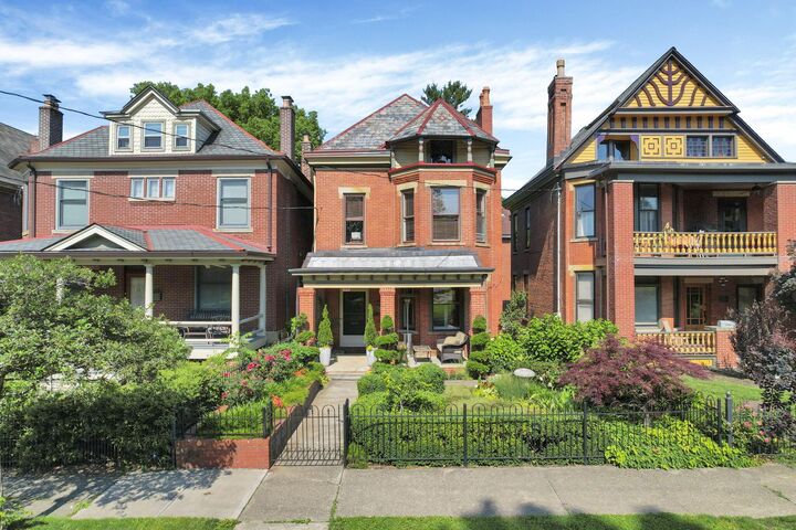 Property Photo: 701 Dennison Avenue OH 43215