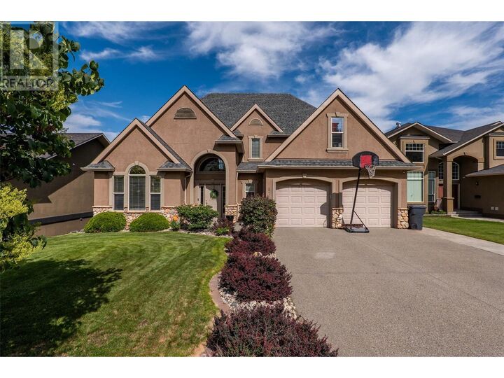 Property Photo:  877 Quail Drive  BC V2B 8P2 