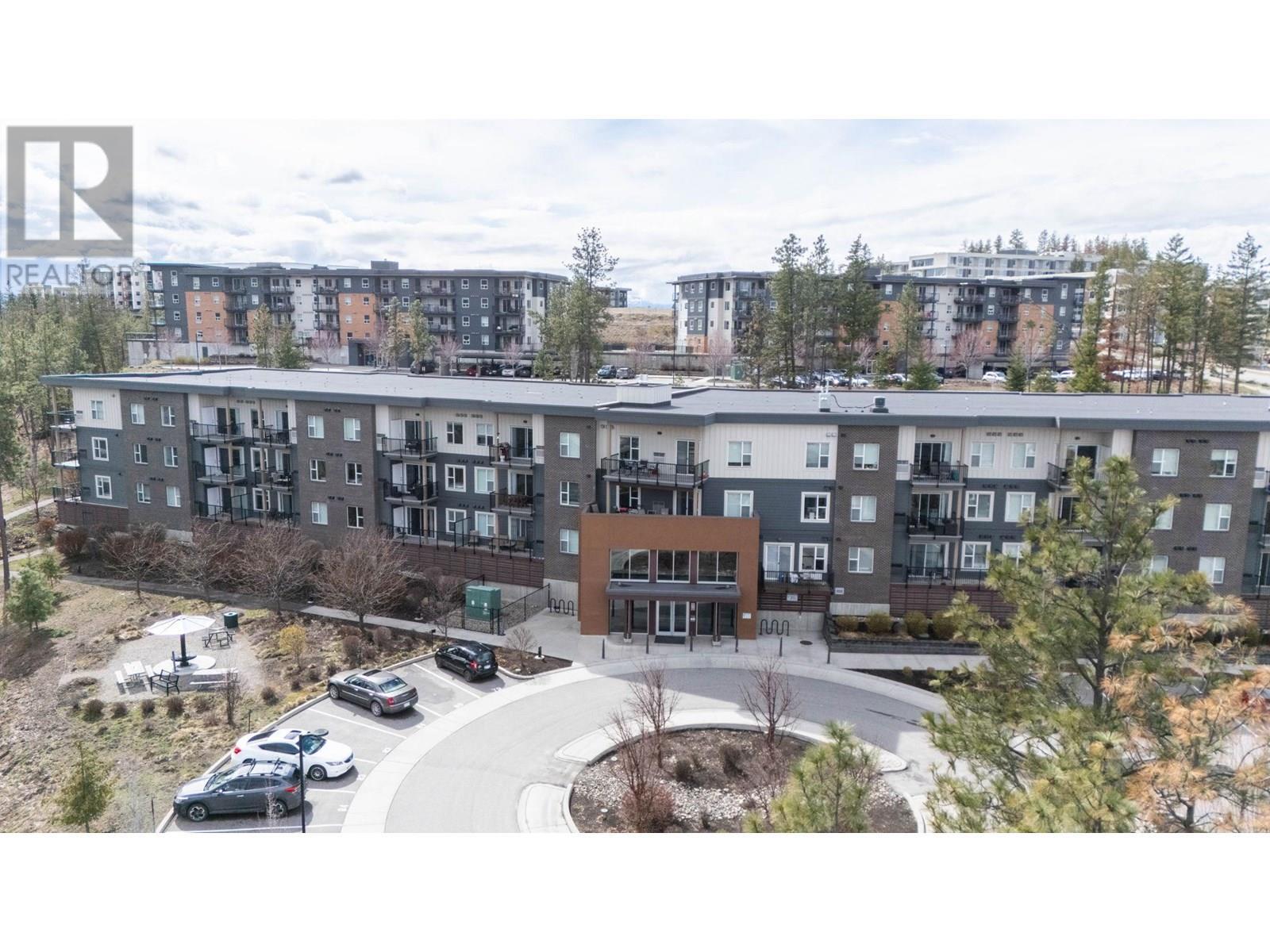 Property Photo: 935 Academy Way 220 BC V1V 3C9