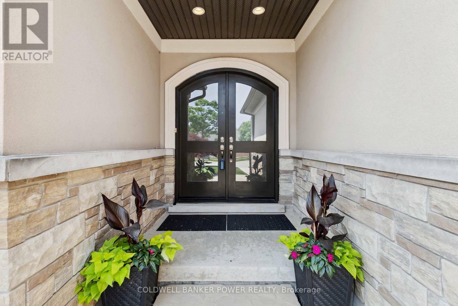 Property Photo: 1376 Shore Road ON N6K 4Z8