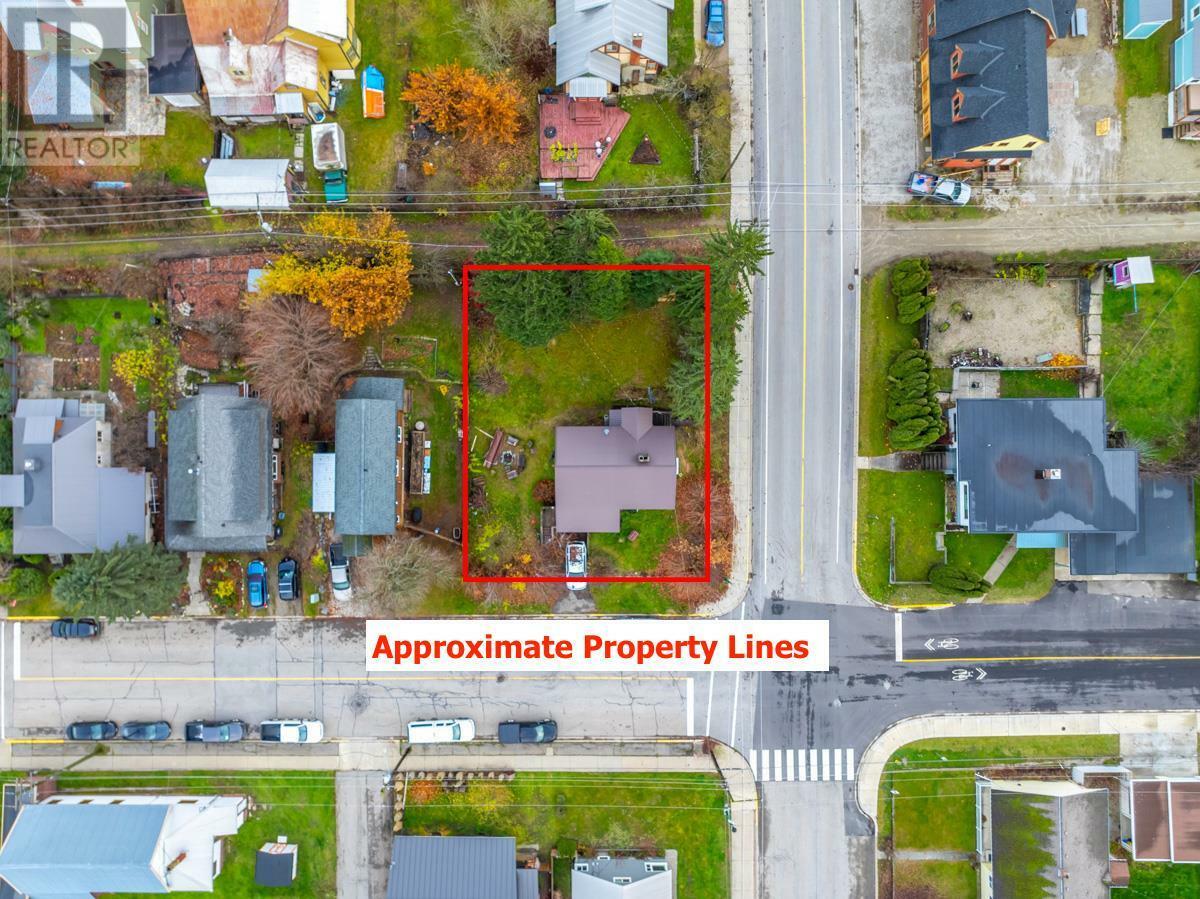 Property Photo: 416 Connaught Avenue BC V0E 2S0