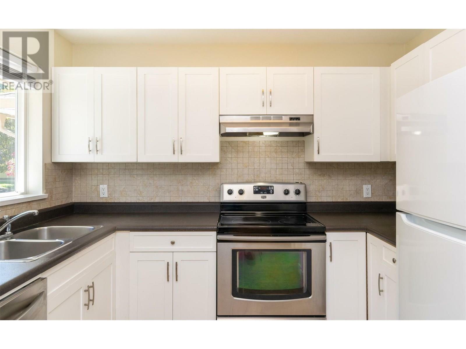 Property Photo: 831 2 Street Southeast 211 BC V1E 1S6