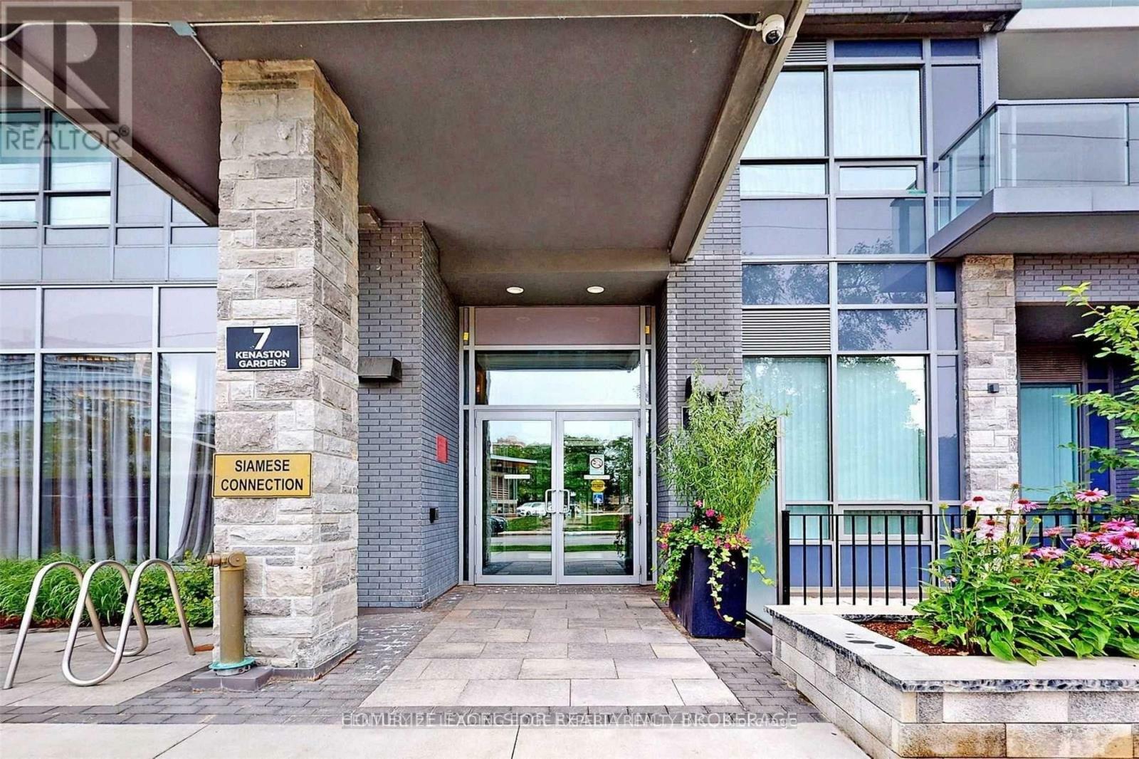 Property Photo: 7 Kenaston Gardens 611 ON M2K 0E9
