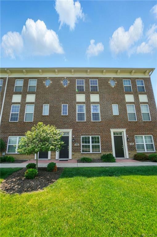 Property Photo: 905 Brownstone Row OH 45066