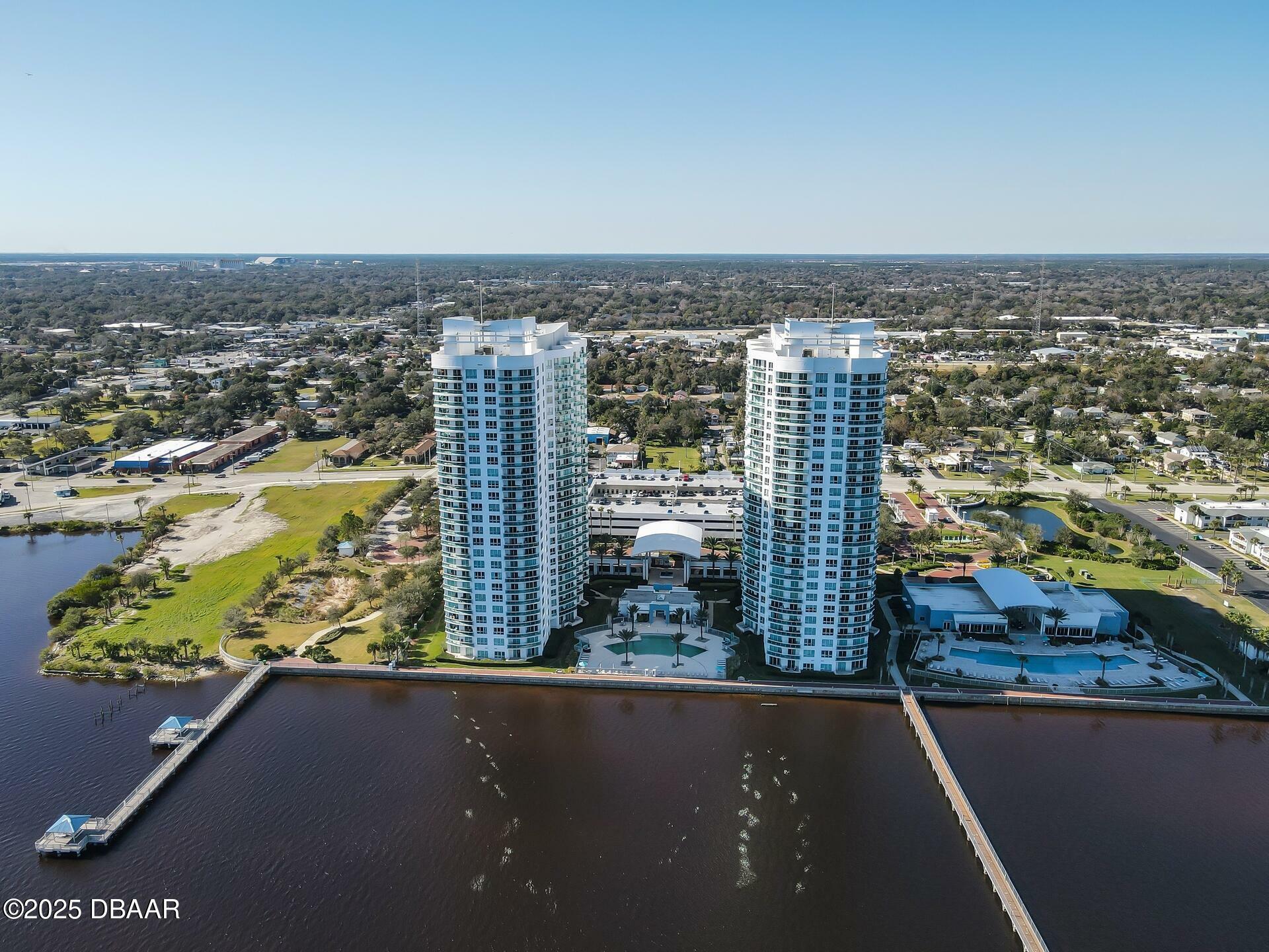Property Photo: 231 Riverside Drive FL 32117