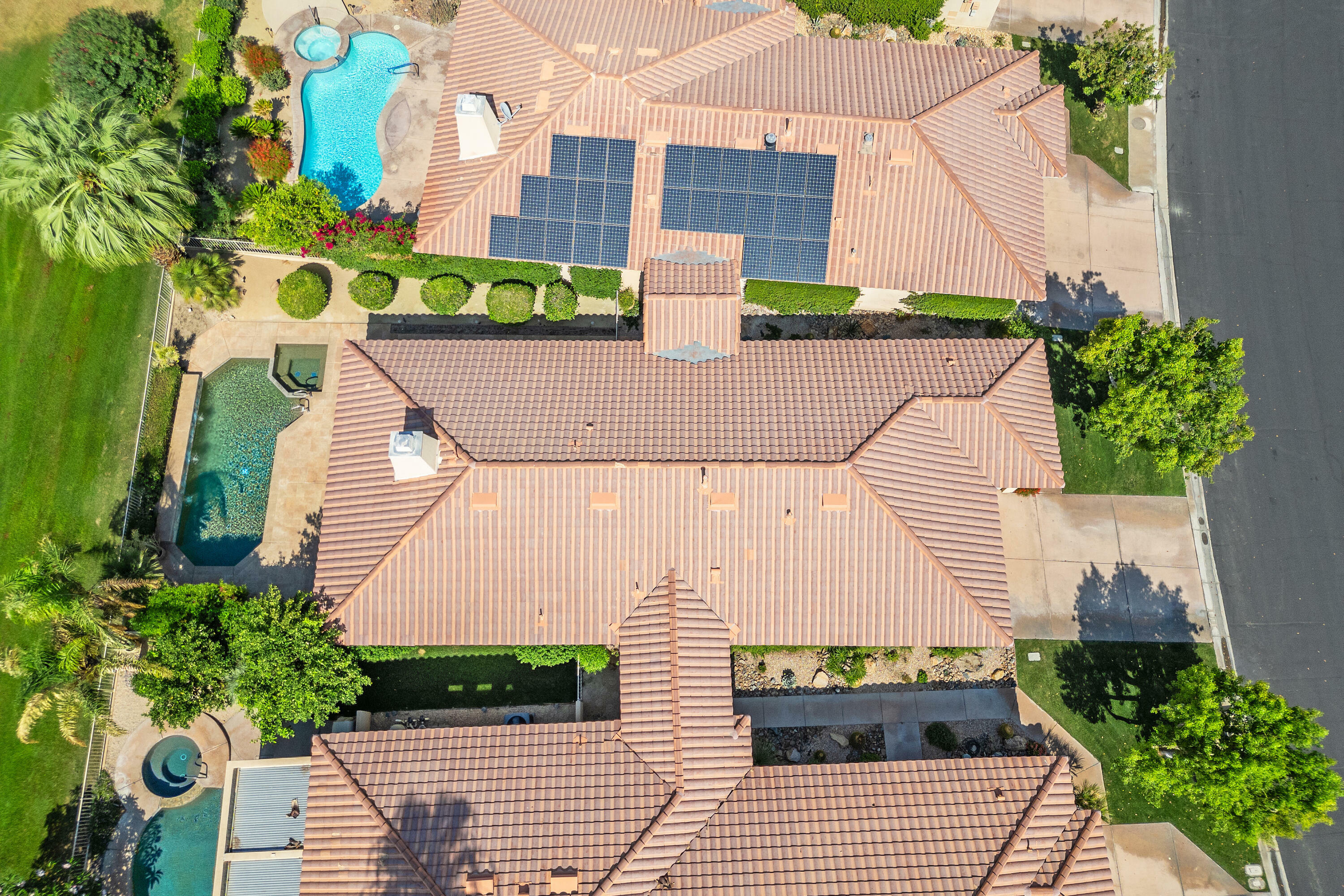 Property Photo: 182 Kavenish Drive CA 92270